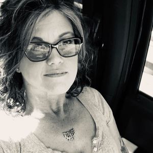 Meet your Posher, Lawren